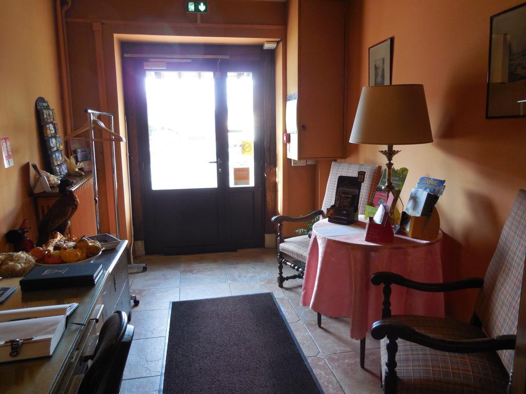 Hotel Le Lion D'Or Salbris Exterior photo